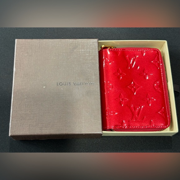 Louis Vuitton Handbags - ❤️ Louis Vuitton Vernis Pomme d’Amour Zippy Wallet